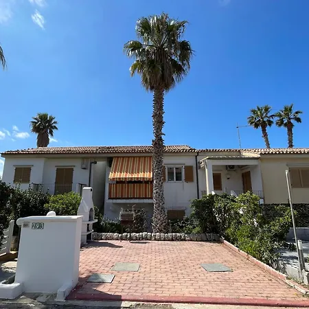 Casavacanzekastalia Holiday home