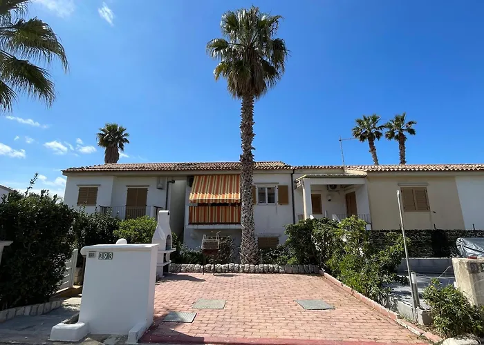 Casavacanzekastalia بيت للعطل